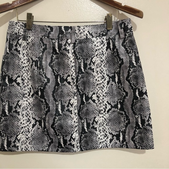 Beautiful Snake Print front zip up with metal ring side pocket Mini Skirt size L - Picture 3 of 13